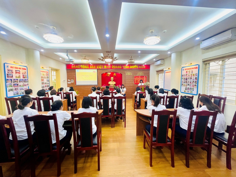 C:\Users\Techsi.vn\Desktop\New folder (2)\z3805809708437_6f29bd02a7550c27d5de691ea92ed2d9.jpg