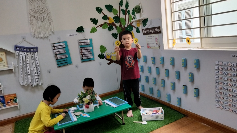 C:\Users\Techsi.vn\Desktop\Giờ chơi góc\z3795797207602_feb2fe50be82d4adfc23e5f8a00d1675.jpg