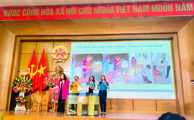 C:\Users\Techsi.vn\Desktop\thùng rác\z3812127382467_3d715ec408d5daf1665f7afeda727d56.jpg