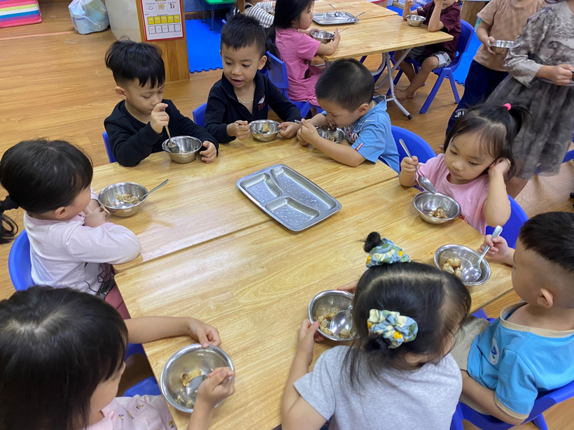 C:\Users\Techsi.vn\Desktop\New folder (4)\z3854126445263_e72efad78102b06186c2ec4ecc4f2ef9.jpg