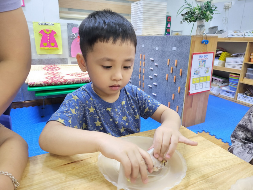 C:\Users\Techsi.vn\Desktop\New folder (4)\z3854140658296_07b2d8c491145e14828bf956f2456810.jpg