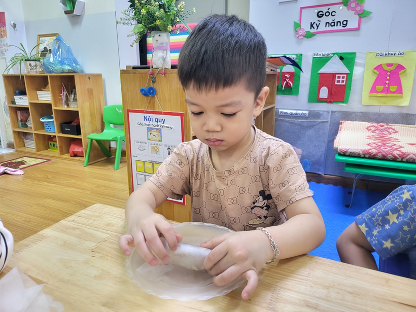 C:\Users\Techsi.vn\Desktop\New folder (4)\z3854140664096_417ae9697f79394382c06d4ed1bbfc6f.jpg