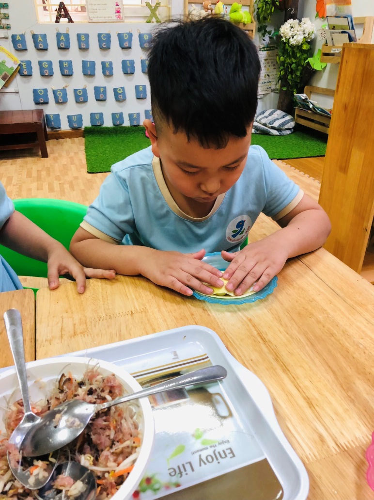 C:\Users\Administrator\Desktop\BANH GOI\z3864021071049_5e54773cc373c815fef020318062a2e1.jpg