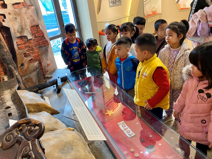 C:\Users\Administrator\Desktop\New folder (2)\z3989213234476_fcbe3ec199aa0852422ece88f2f5a2a5.jpg