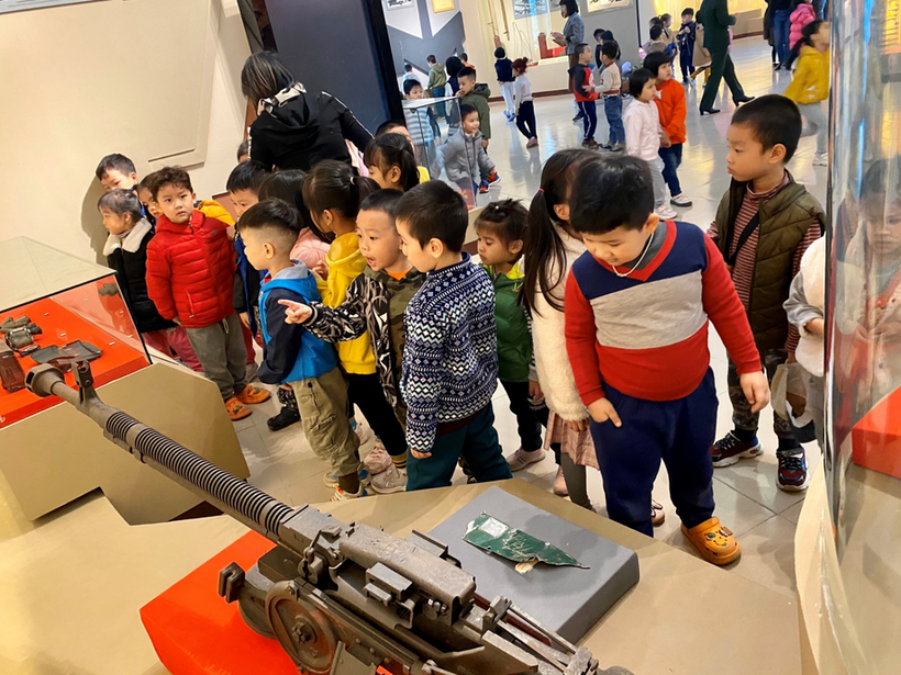 C:\Users\Administrator\Desktop\New folder (2)\z3989213533053_1ce4a94384104fc1ddf6997c836e1909.jpg