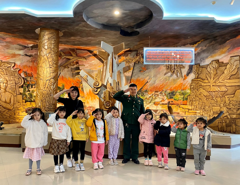 C:\Users\Administrator\Desktop\New folder (2)\z3989212935221_32247d81051b188d76087abd6a13b049.jpg