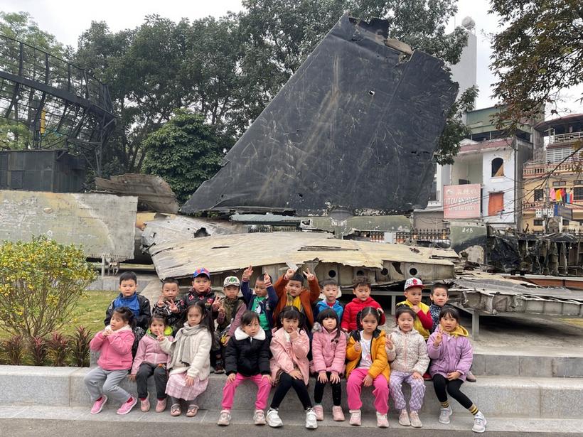 C:\Users\Administrator\Desktop\New folder (2)\z3988875911789_65f4da84528953ee166f63e54f210ba9.jpg