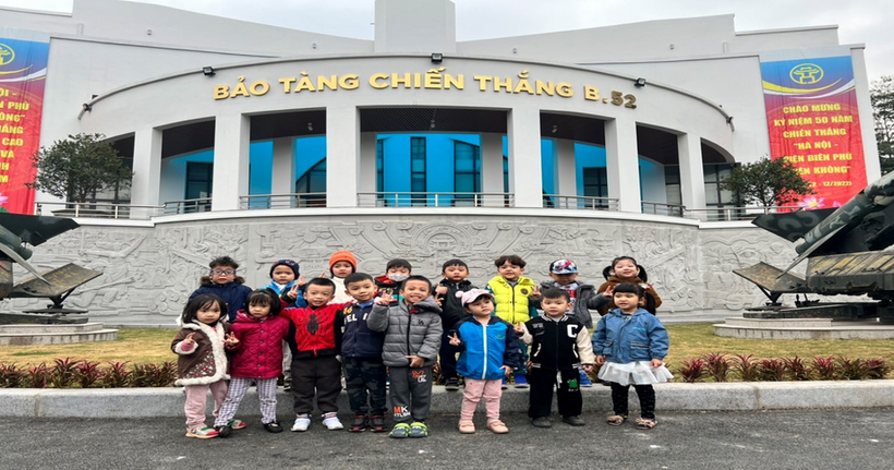 C:\Users\Techsi.vn\Desktop\New folder (2)\z3988626641576_8a9f36d6163580bcc9300f31acb8fad1.jpg