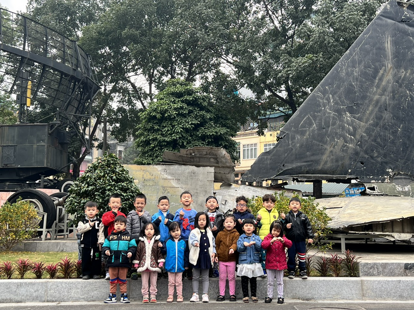 C:\Users\Techsi.vn\Desktop\New folder (2)\z3989017669825_a6f2c0a61d9a2a92244299ddbd00644c.jpg