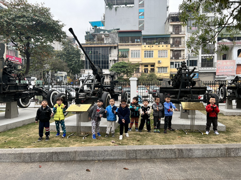 C:\Users\Techsi.vn\Desktop\New folder (2)\z3989017553411_8f016554e166404724dddd0e36328285.jpg