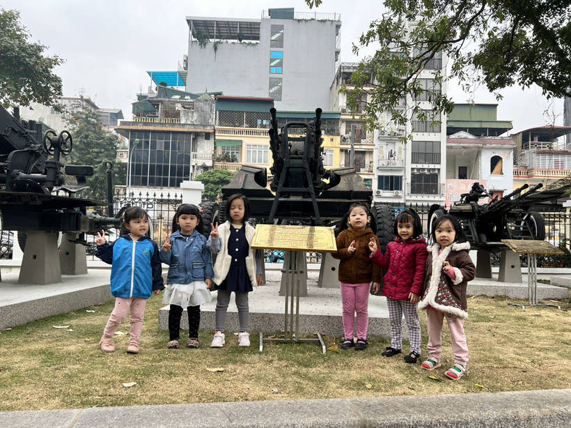 C:\Users\Techsi.vn\Desktop\New folder (2)\z3989017723850_b04c5ff50d859ee90734a449bf6a1faf.jpg