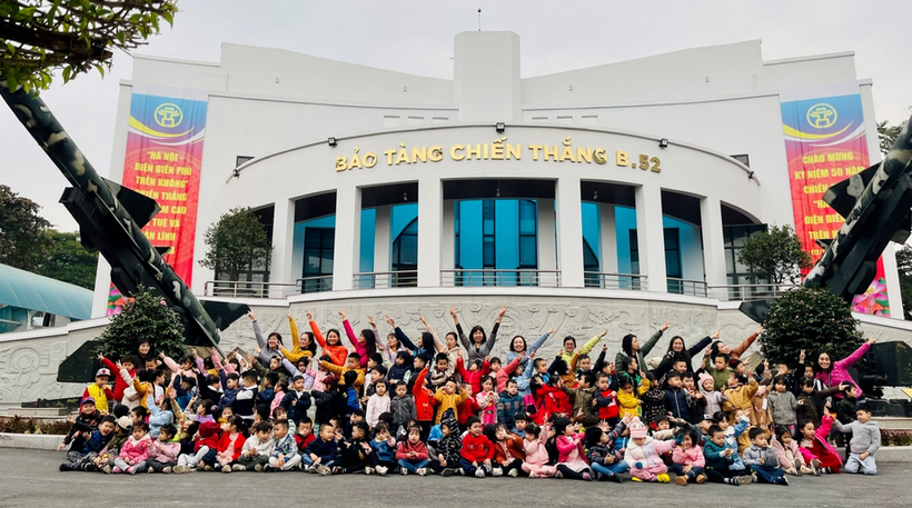 D:\Truong 9\anh B4\Bao tang B52\z3989223346393_dc46c35c0e2419c9a5aa35f8c02394ce.jpg