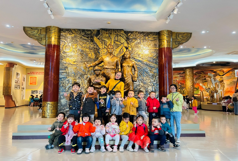 D:\Truong 9\anh B4\Bao tang B52\z3989223728621_3933d95b9959a2e3dbd891dc19d2464f.jpg