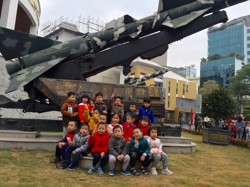 D:\Truong 9\anh B4\Bao tang B52\z3988928267392_b3c8d6c8230a5b3721bb6b14ce210d85.jpg