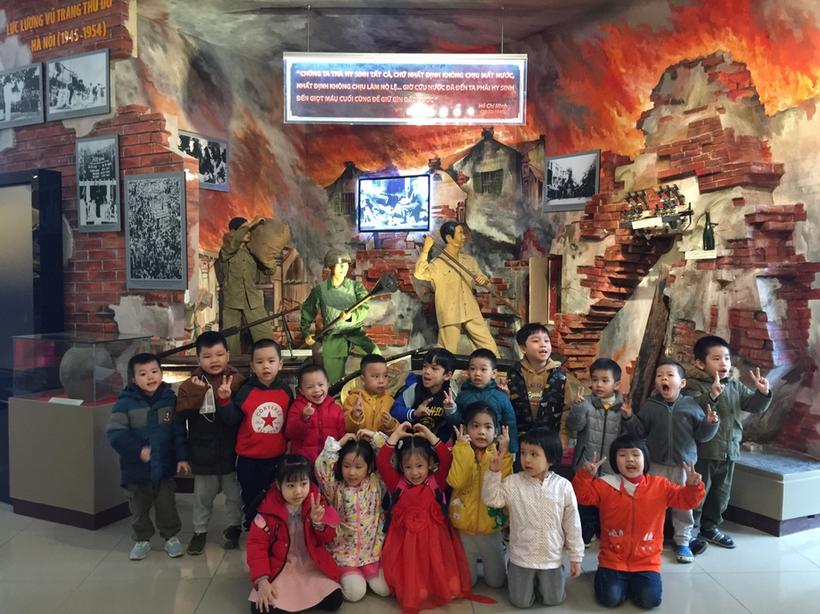 D:\Truong 9\anh B4\Bao tang B52\z3988927774766_1476fbd0d5232562aea2d7f33cc00bad.jpg