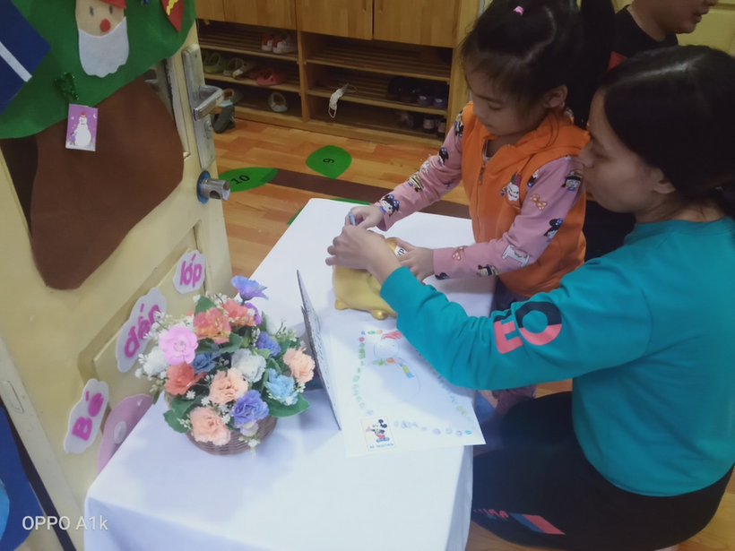 D:\Truong 9\anh B4\Xuan yeu thuong\z3989947470684_fcfdb2e506015f0815ca725a99d9fdf7.jpg