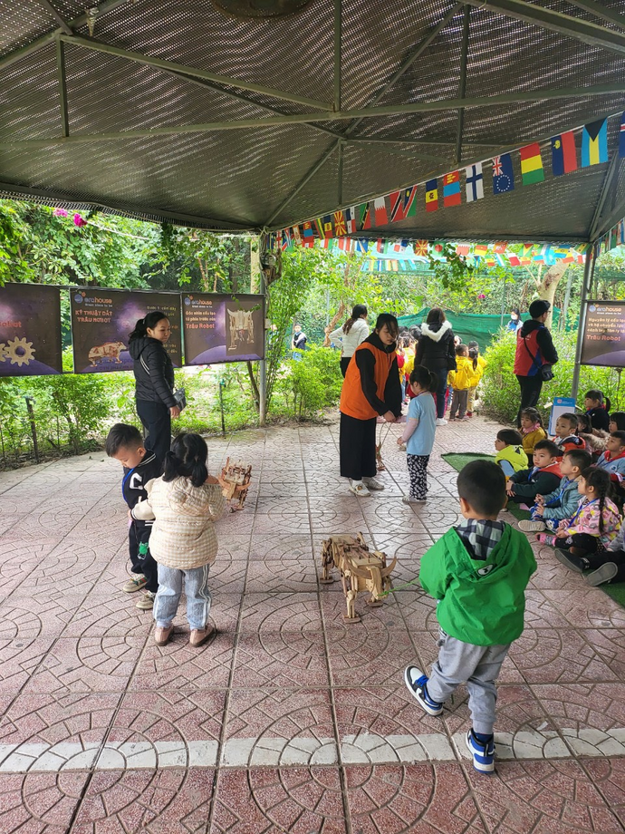 E:\New folder\ảnh B3\ảnh tham quan\z3944254895403_90d339d5b10e3aa7600ecc429bfcf05f.jpg