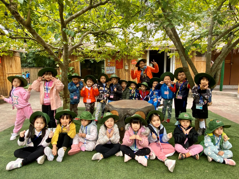 C:\Users\Administrator\Desktop\anh tham quan\z3942640864652_a911f697b79b41e4145b6dd83007b3be.jpg