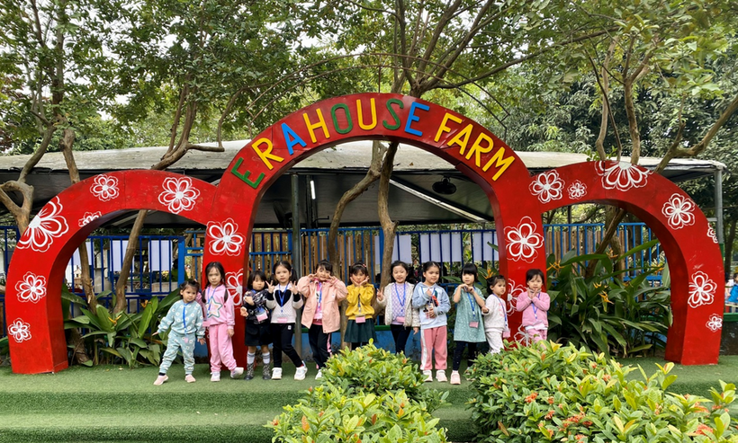 C:\Users\Administrator\Desktop\anh tham quan\z3943237690964_9cb506eeefdbd9223d2aab38d946e69c.jpg