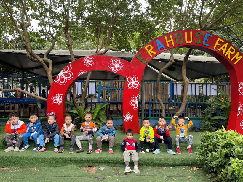 C:\Users\Administrator\Desktop\anh tham quan\z3943145207145_abb23f3adc847f6caf64a6befee9244e.jpg