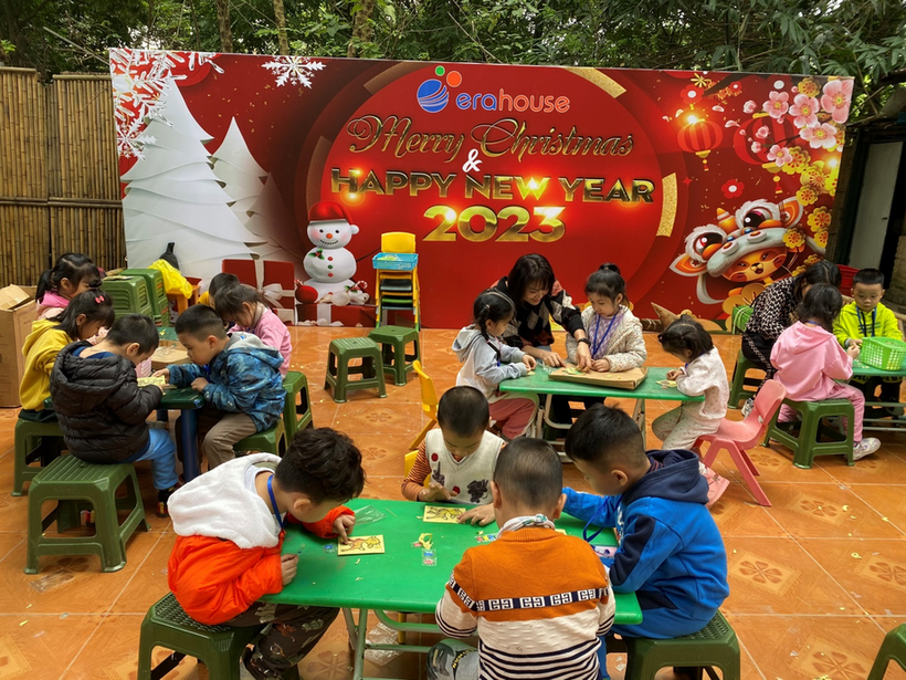 C:\Users\Administrator\Desktop\anh tham quan\z3943237656706_353013a1a9e8461299f2941e3a85f9f9.jpg