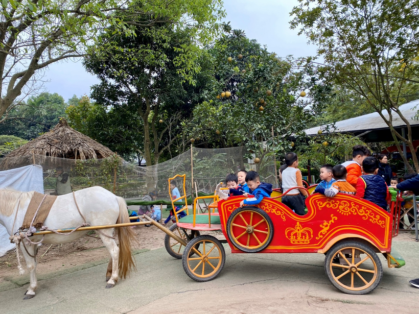 C:\Users\Administrator\Desktop\anh tham quan\z3945863402370_7d902b89746948c30cad601199b0526f.jpg