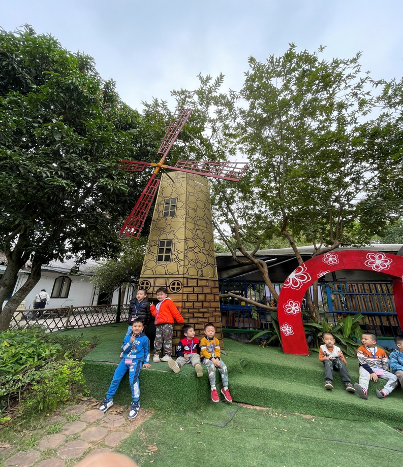 C:\Users\Administrator\Desktop\anh tham quan\z3943147497116_3f28de079ce6e792b0d3c17fea81fb32.jpg