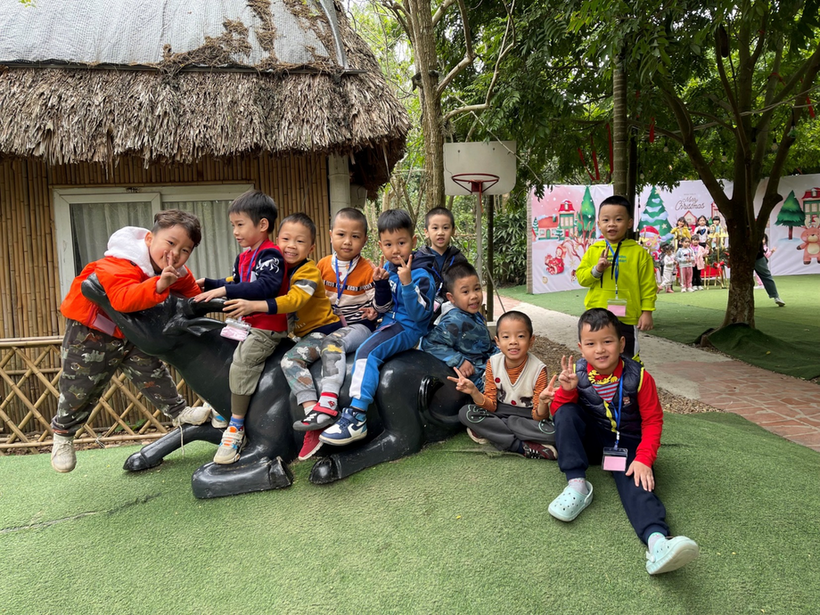 C:\Users\Administrator\Desktop\anh tham quan\z3946114097260_d0af8ae7a6029ea6cb4760db364fd39f.jpg