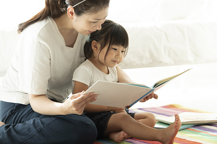 7 lợi ích bố mẹ không ngờ tới được khi kể chuyện cho con cái nghe trước khi ngủ - 4