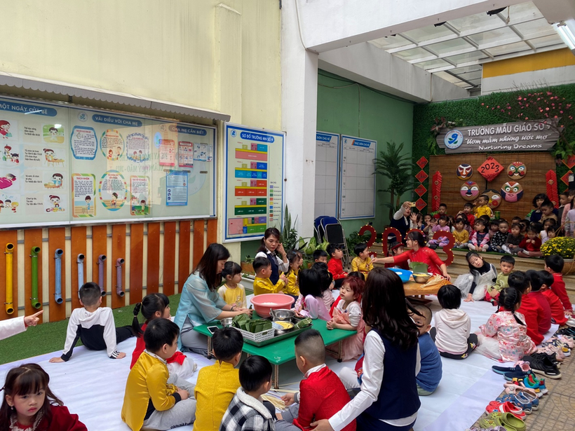 C:\Users\Administrator\Desktop\banh c hưng\z4027661279166_ede1de1aff3328ea6d4a335befe0ebc0.jpg