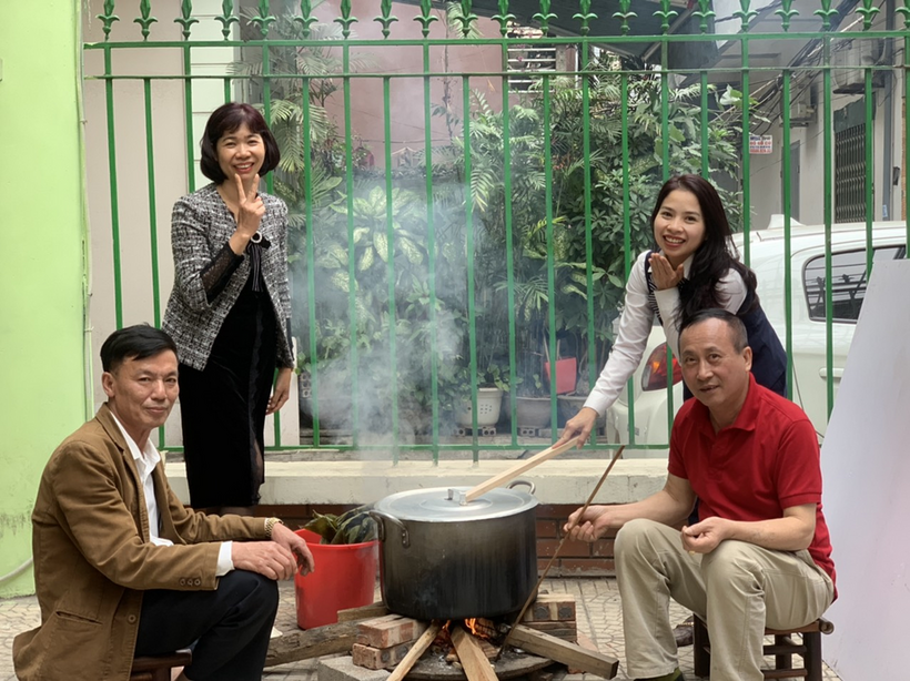 C:\Users\Administrator\Desktop\banh c hưng\z4027878711150_3b79c5a85eeb7f28d5ea7407165833d5.jpg