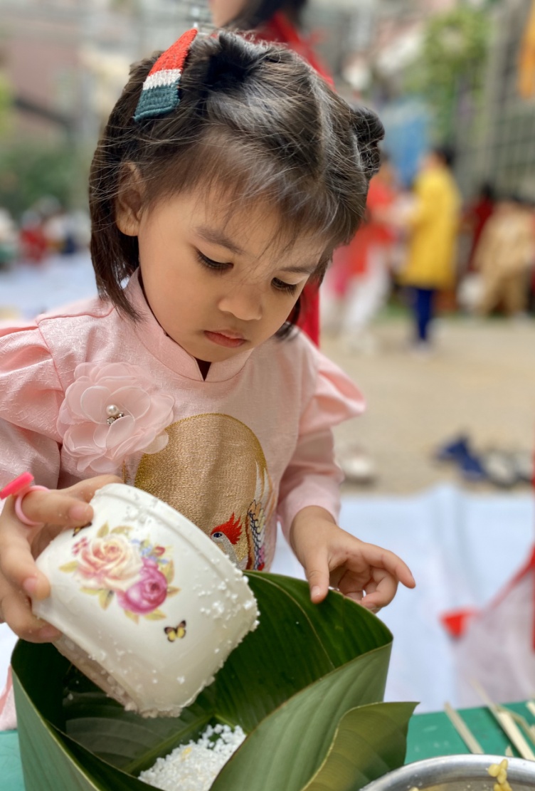 C:\Documents and Settings\Admin\Desktop\banh chung\z4028163269925_a4c55bb0fd60c3167ac618638f2b78a9.jpg