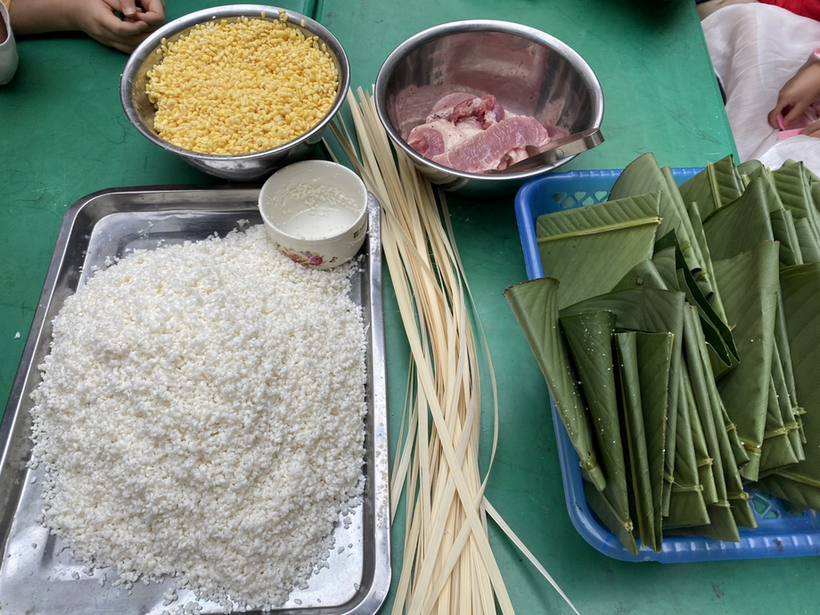 C:\Documents and Settings\Admin\Desktop\banh chung\z4027660995945_724980a1b560dcc543702527d69678fa.jpg