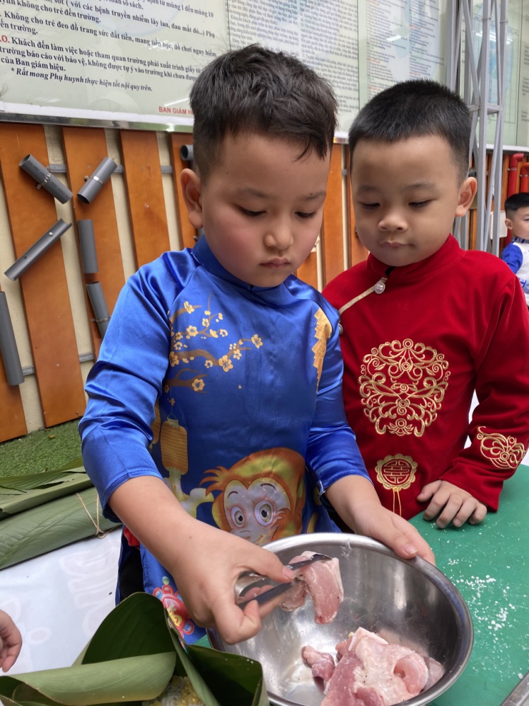 C:\Documents and Settings\Admin\Desktop\banh chung\z4028294698231_f34093d68d26021f0ed8cbb738c058d5.jpg