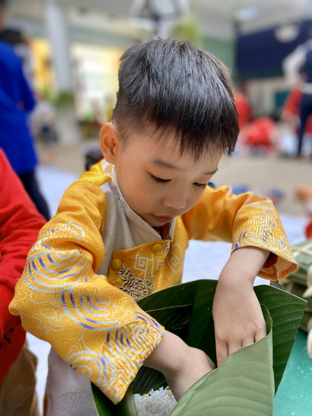 C:\Documents and Settings\Admin\Desktop\banh chung\z4028160474798_aebe7119efae9d67528cd10cb4c7b1e0.jpg