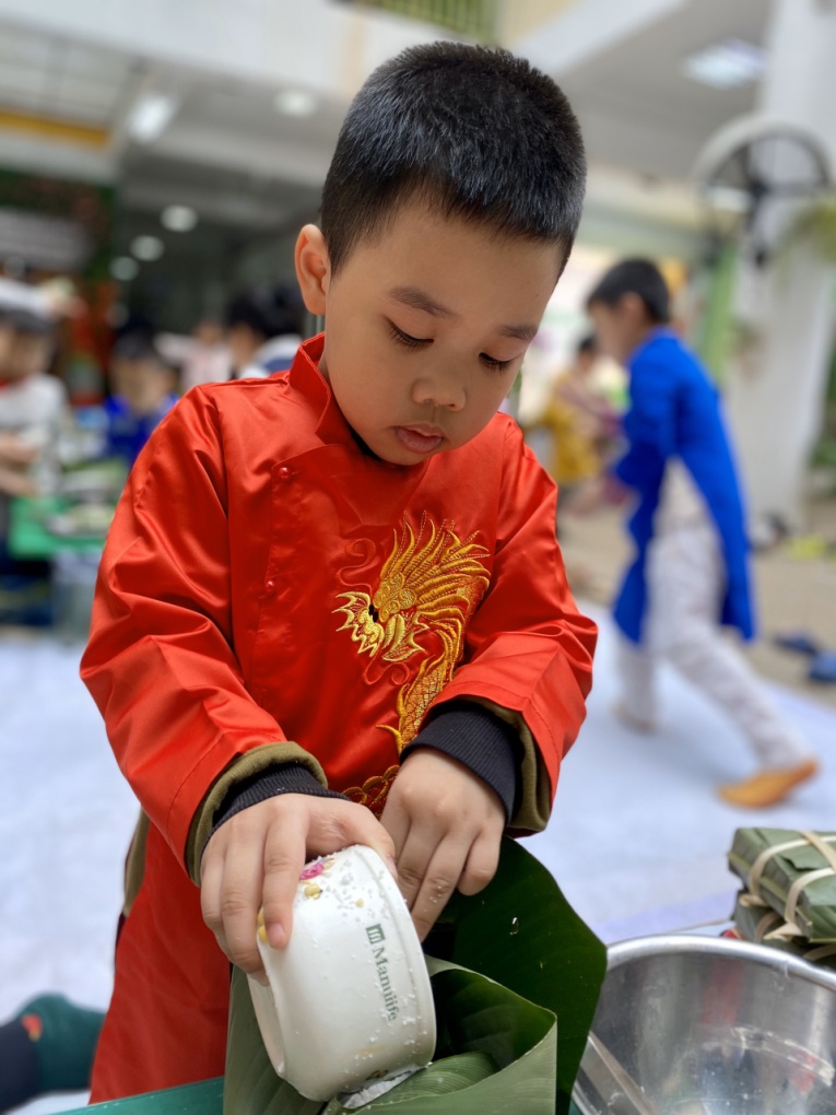 C:\Documents and Settings\Admin\Desktop\banh chung\z4028160474509_43edc617ec518cc726971d4a4beb6f42.jpg