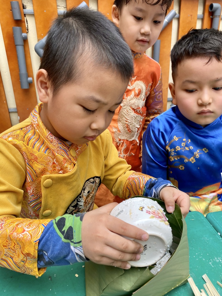 C:\Documents and Settings\Admin\Desktop\banh chung\z4028160480547_f41c03f97581b61a68fc37051dbadce8.jpg