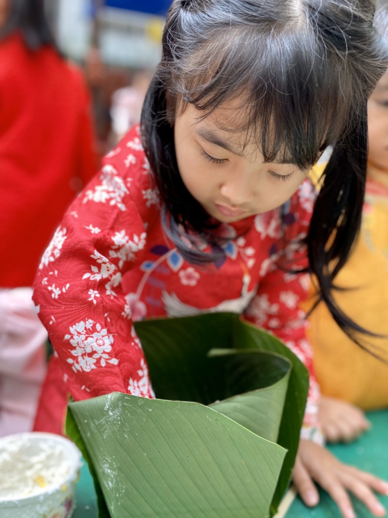 C:\Documents and Settings\Admin\Desktop\banh chung\z4028160544389_cbfb8aefee528fcb8dd890f96a418062.jpg