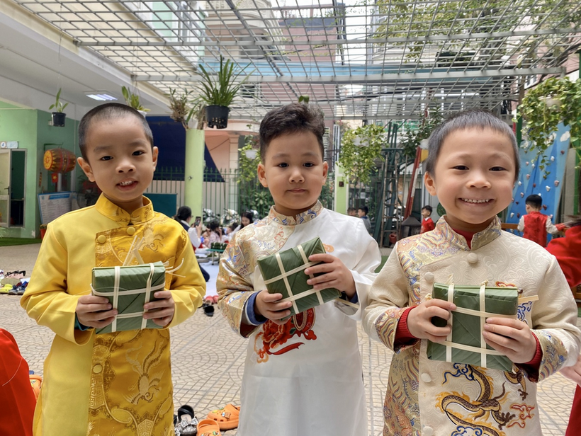 C:\Documents and Settings\Admin\Desktop\banh chung\z4028160506561_1c8d7944eb78f292a439cca74af16ec1.jpg