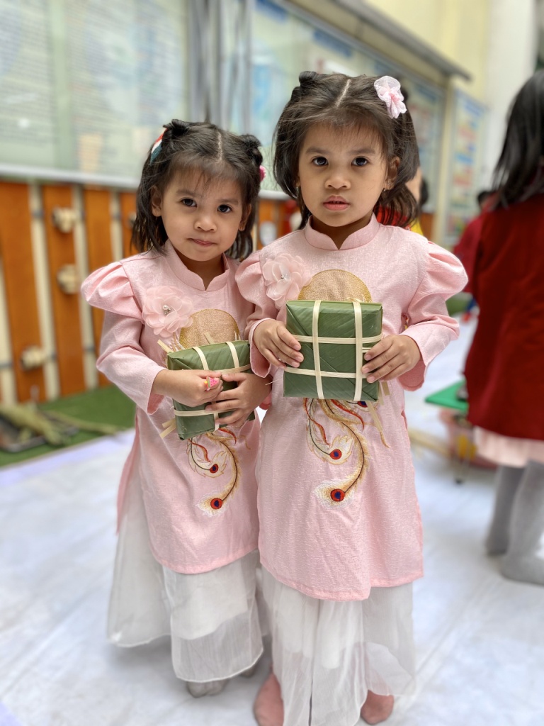 C:\Documents and Settings\Admin\Desktop\banh chung\z4028336906353_8ecba187465cf6f60f1ed06172433ef3.jpg