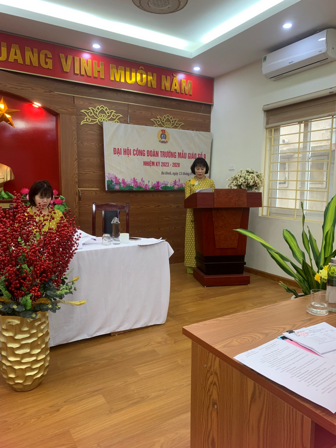 C:\Users\Administrator\Desktop\ĐH CĐ\z4035362201138_bb22c8fc6daaaa0e4fd6e2ac8506337e.jpg