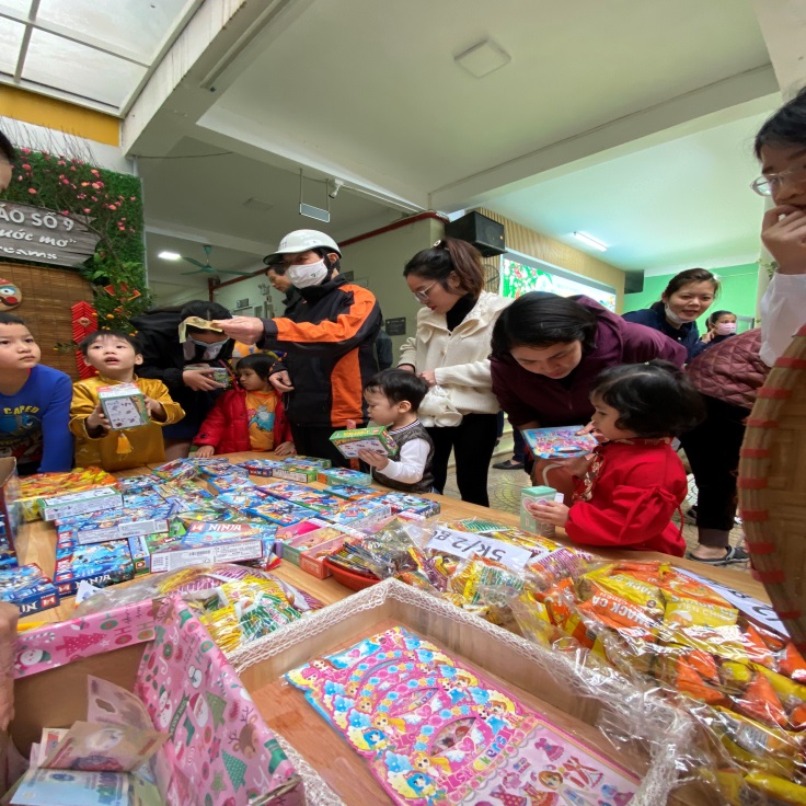 C:\Users\Techsi.vn\Desktop\ảnh chợ quê\z4116903857775_2794e01c00459013ef6ed6a27920cf3e.jpg