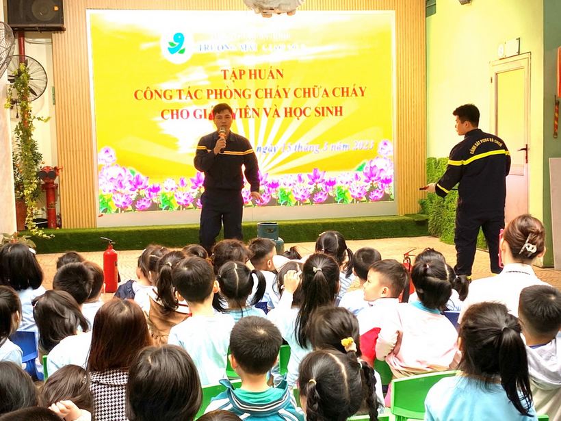 C:\Users\Administrator\Desktop\New folder (2)\z4183495111321_1a3a8f09fa8f792a73c2124456d03047.jpg