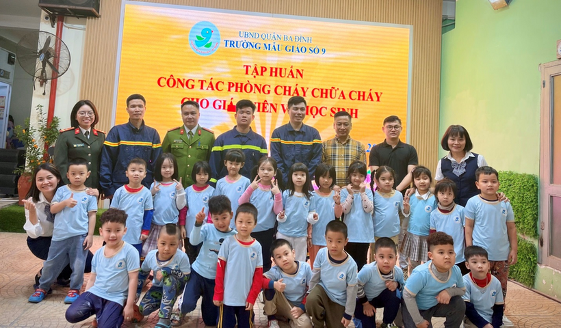 C:\Users\Administrator\Desktop\New folder (2)\z4183563176452_1beae738922cc14dd7157adb29279eb7.jpg