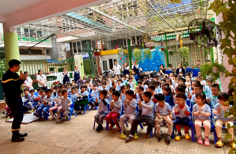 C:\Users\Administrator\Desktop\New folder (2)\z4183496934423_d06e8d407701da1256e9354c5ee3155e (1).jpg