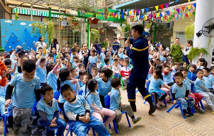 C:\Users\Administrator\Desktop\New folder (2)\z4183495052763_d30fe91bd1cfbcd85bf78f93aaea983a.jpg