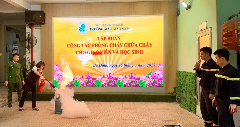 C:\Users\Administrator\Desktop\New folder (2)\z4183529342597_fc79374eb199f41033aaa664776b4ee6.jpg