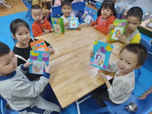 C:\Users\MGS9\Desktop\lam thiep\z4162652603615_daf4bf42b38cb8861033ed5d283e0de7.jpg