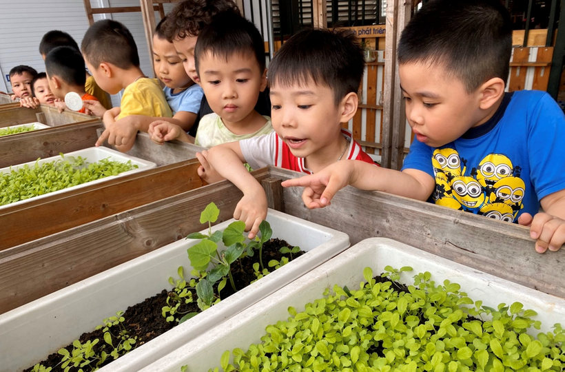 C:\Users\Administrator\Desktop\Vuiet bai\z4239141950887_87b8b558fa78a5699ed973736b94e3a5.jpg