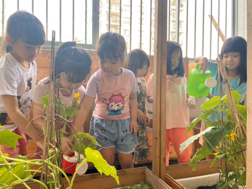 C:\Users\Administrator\Desktop\Vuiet bai\z4239141928765_734f14ab23ce51493e39fcc6f00e285a.jpg